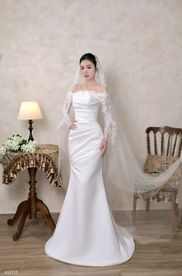 Váy cưới AH253 dáng ôm bằng satin phối tay ren