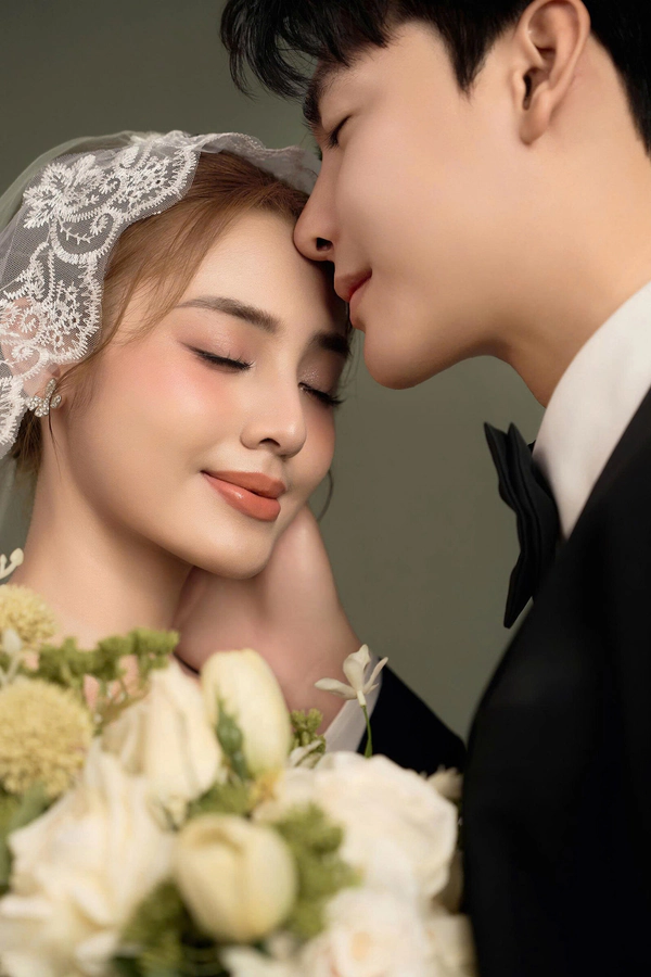 Cô dâu chú rể trong khoảnh khắc cận cảnh